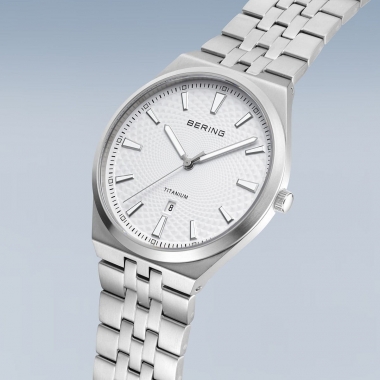 Bering Classic férfi óra 16141-704