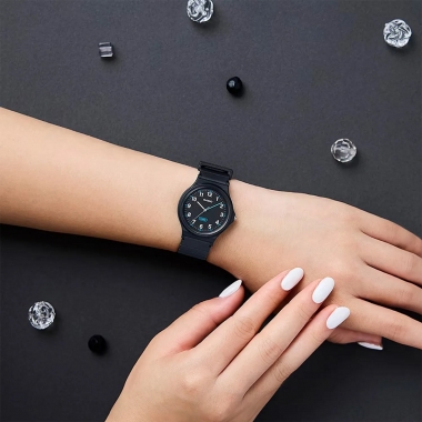 Casio Timeless Pop női óra LQ-24B-1BEF
